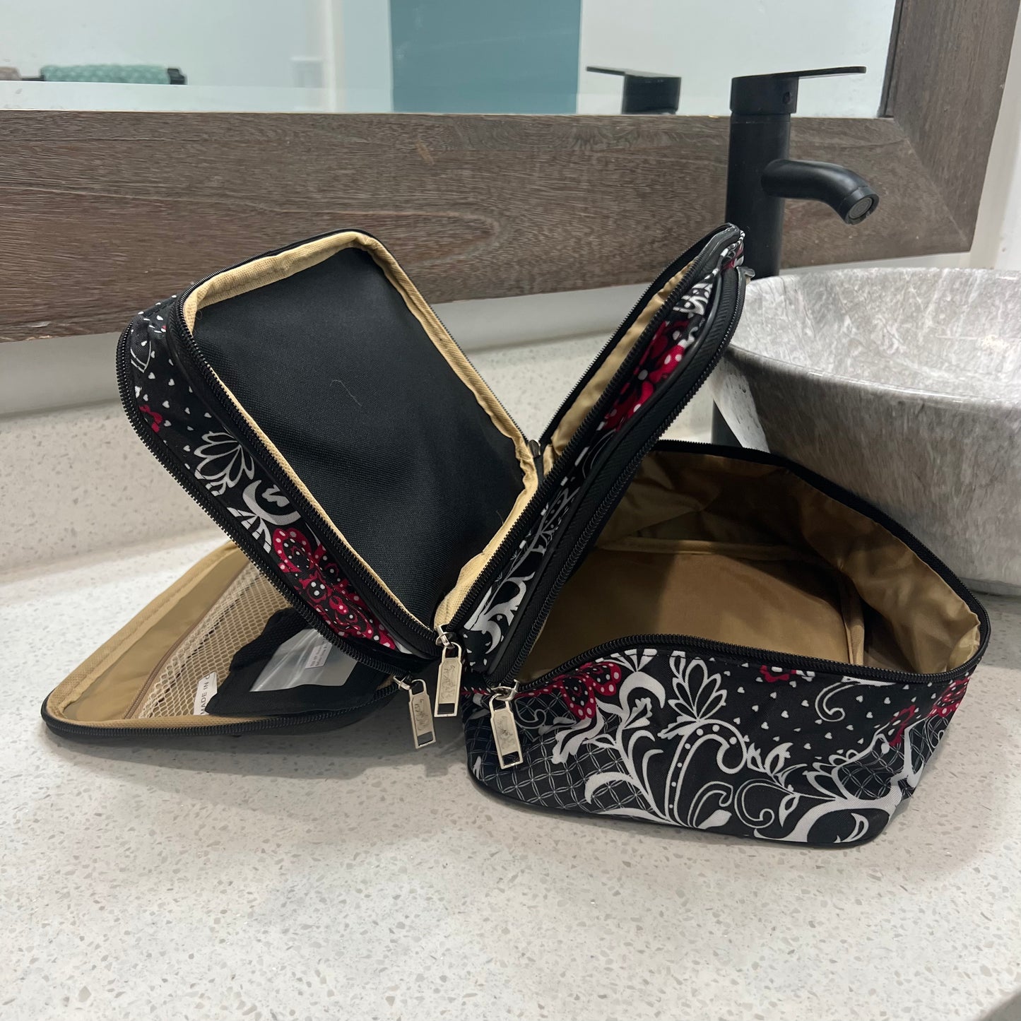 Gift for: ALL THE GALS! Paisley Pop-up Cosmetic Compartment Make-Up Bag Purse