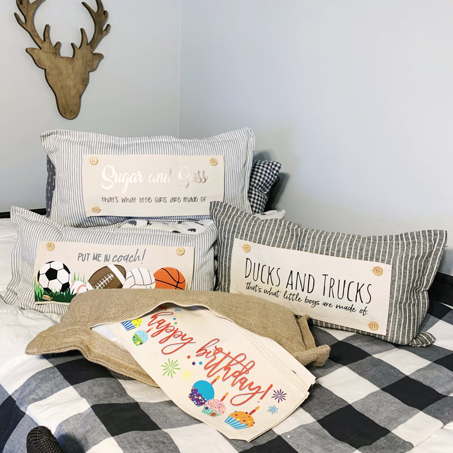 Special Event Party Panel: Cupcakes Kids Girl Confetti Gift for Her: HAPPY BIRTHDAY