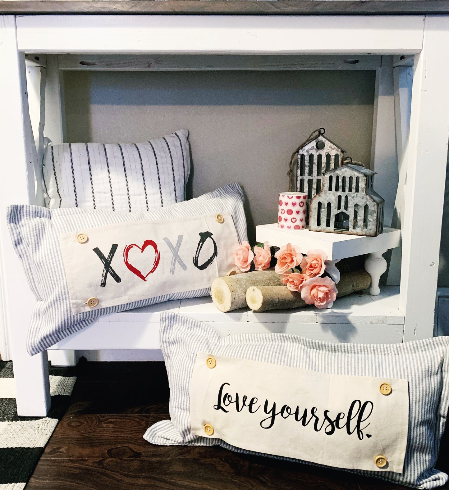 Holiday Panel: Valentines, Winter, Love, Hugs, Kisses, Passion, Red, Wife Husband, Boyfriend, Girlfriend, Spouse, Kids, Vintage, Farmhouse, Heart; XOXO